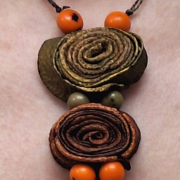 Acai Seed & Orange Peel Necklace - Picture 9 of 11